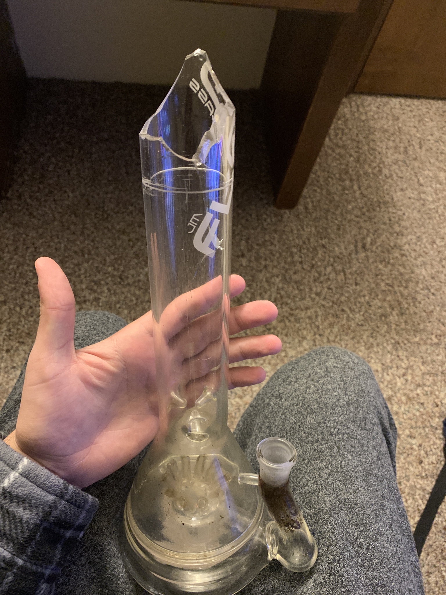 Broken Bong :( - Album on Imgur