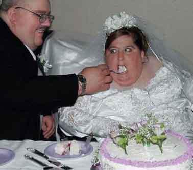 fat-bride-wedding-cake.jpg