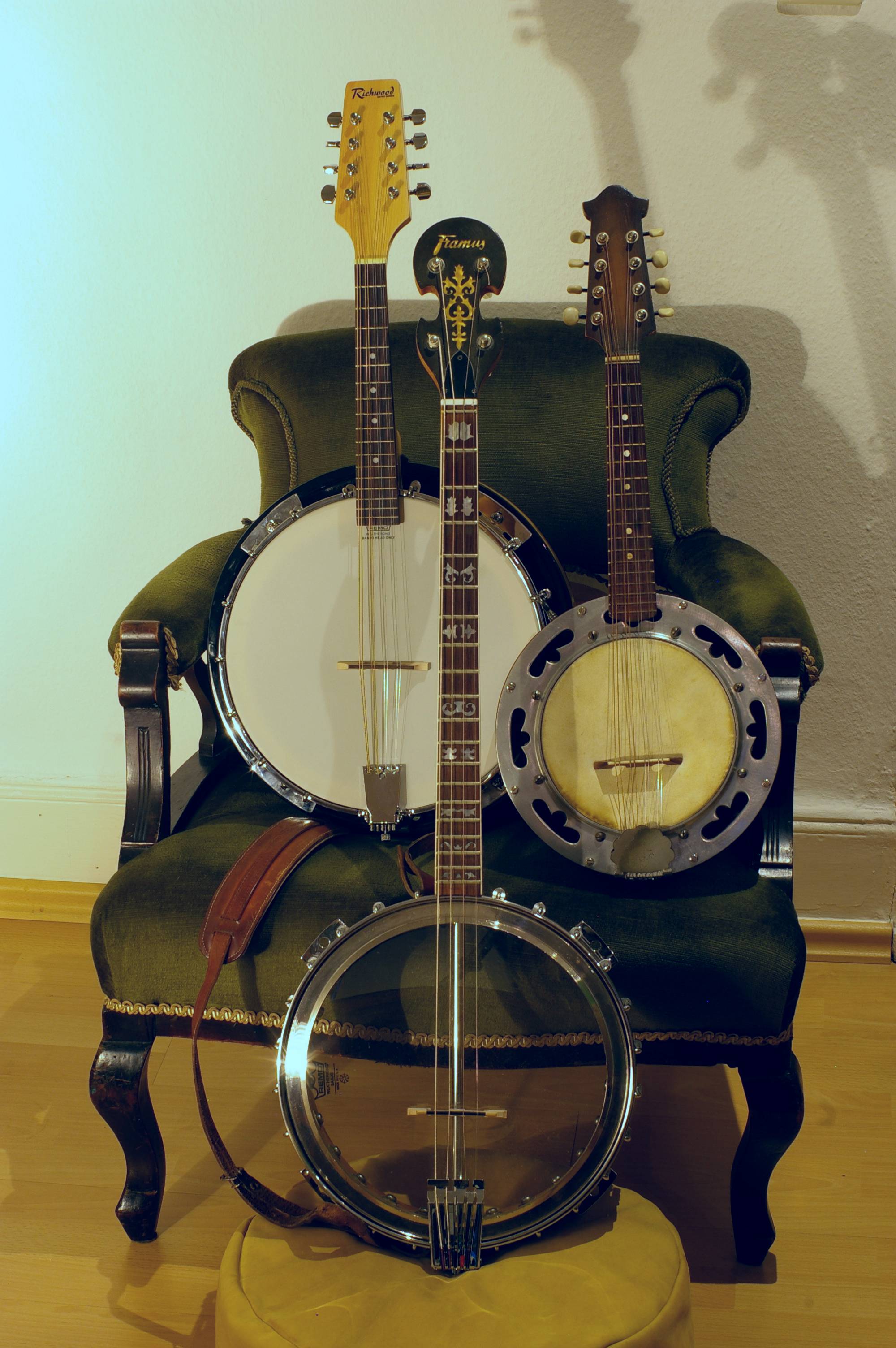 Mandolinbanjos.jpg