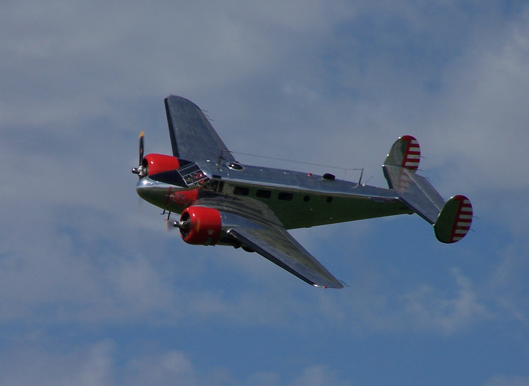 Beech_18_N21FS_EDMT_20080719.jpg