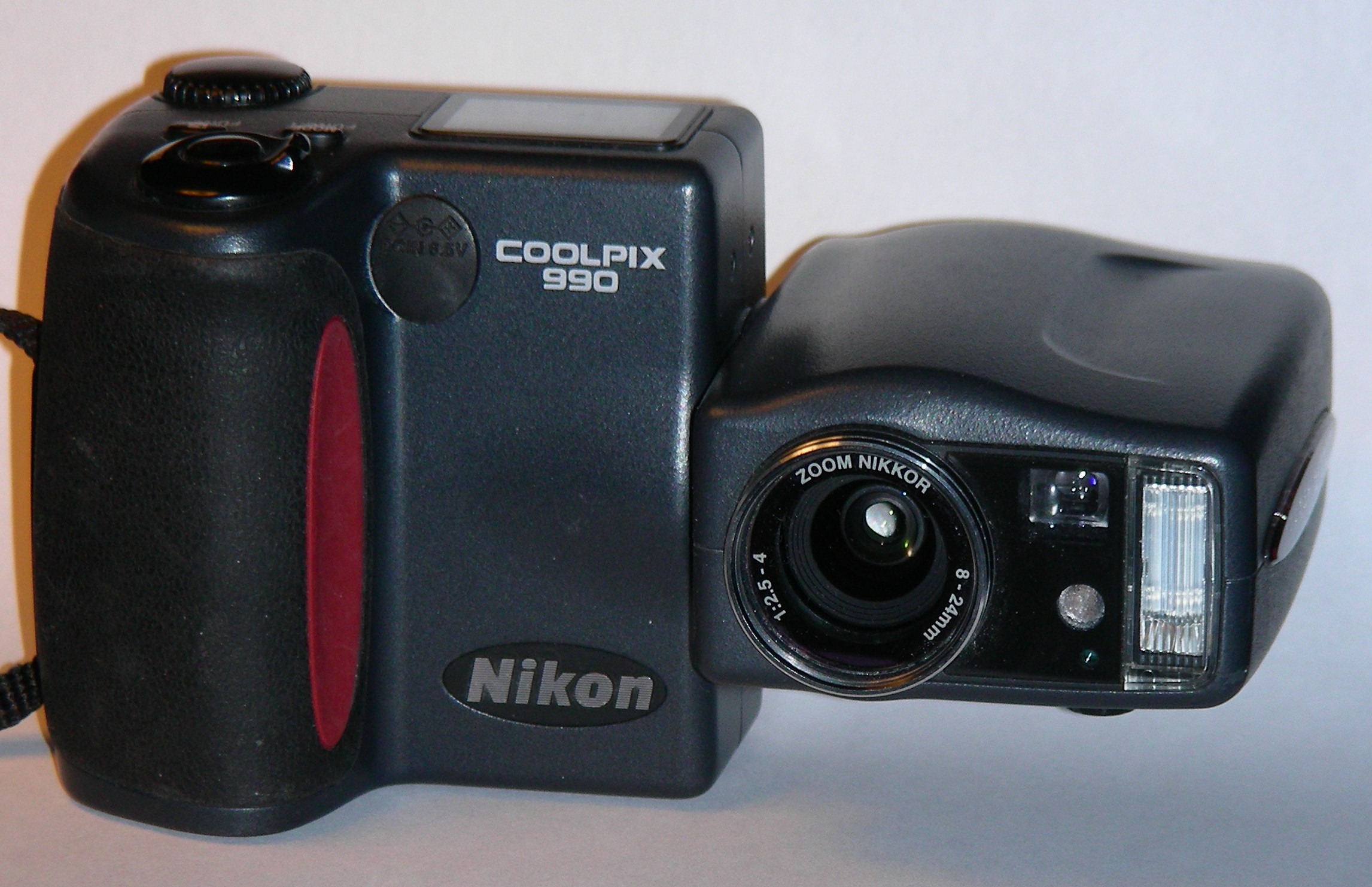 Nikon_Coolpix_990.jpg