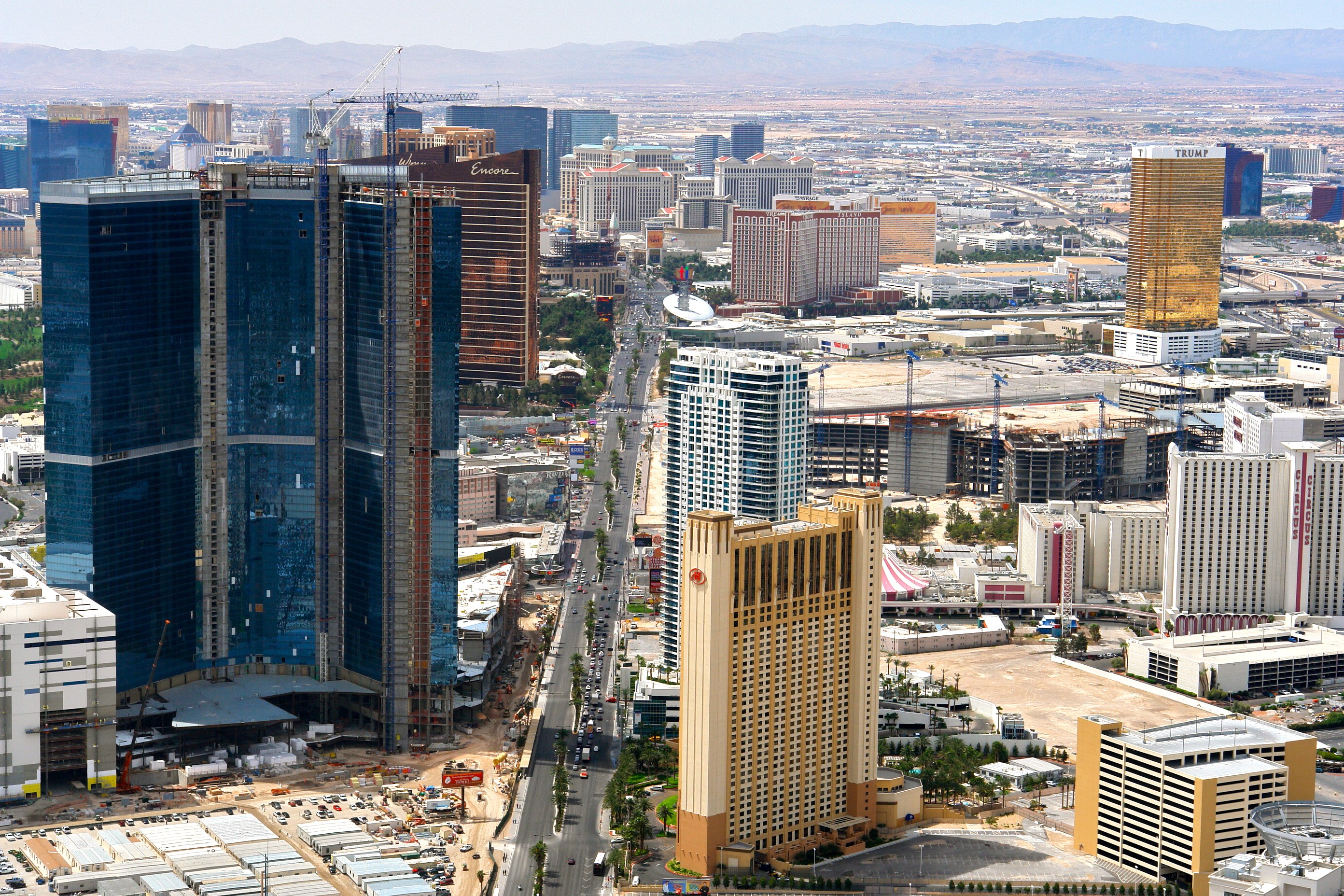 Vegas_Strip_from_Stratosphere.jpg
