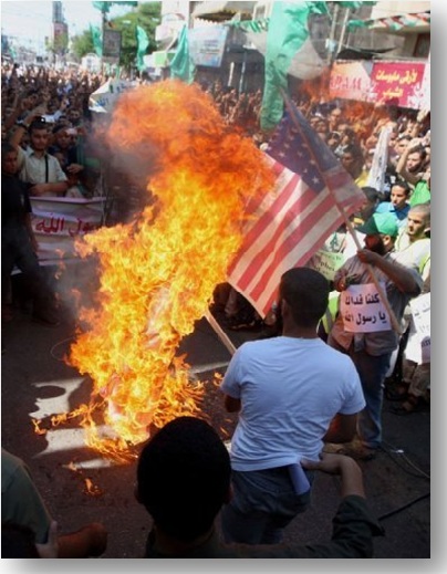 Palestinians-Burn-US-Flag.jpg