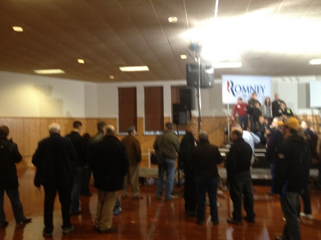 small-crowd-romney-650x487.jpg