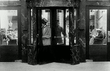 1450117318122585296.gif