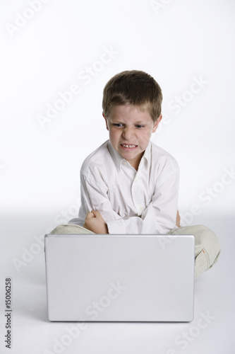 400_F_15006258_jQN4zmfqRKjFPvuEhWN5Nlsiz89APiGz.jpg