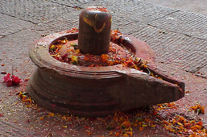 Shiva_lingam.jpg