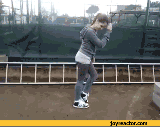 gif-moonwalk-fail-722118.gif