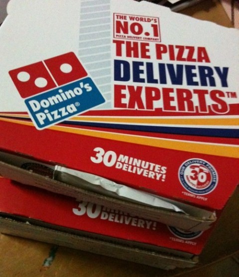 dominos_pizza_delivery_11-e1264599960457.jpg