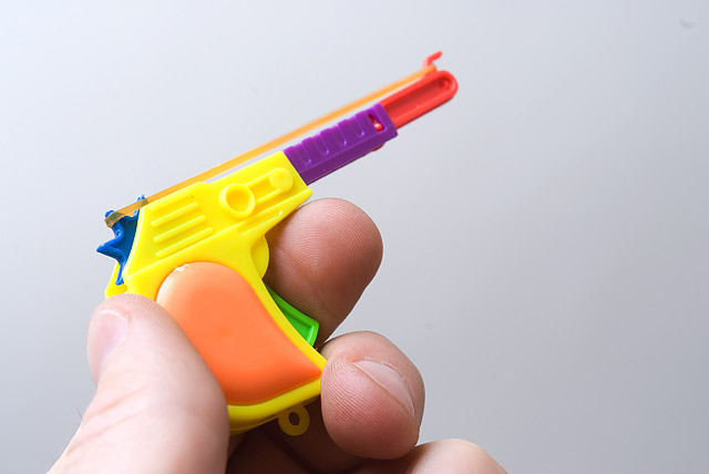 concealed-rubber-band-gun3.jpg