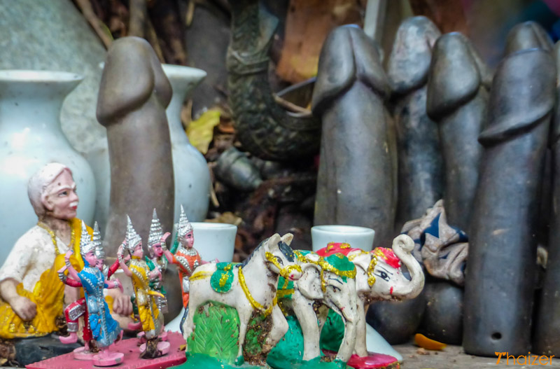 chao_mae_tuptim_Bangkok_penis_shrine_3.jpg