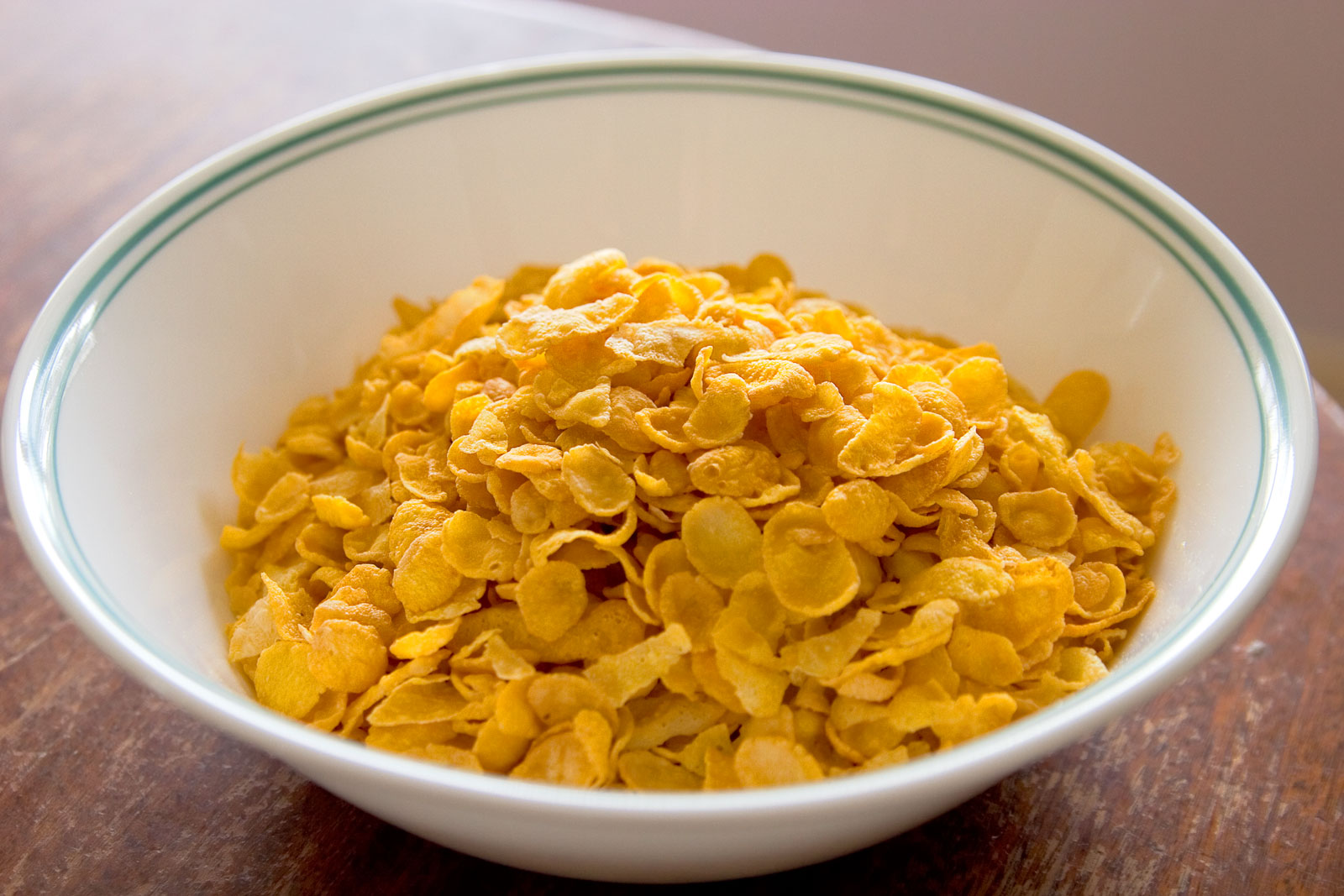 Cornflakes_in_bowl.jpg