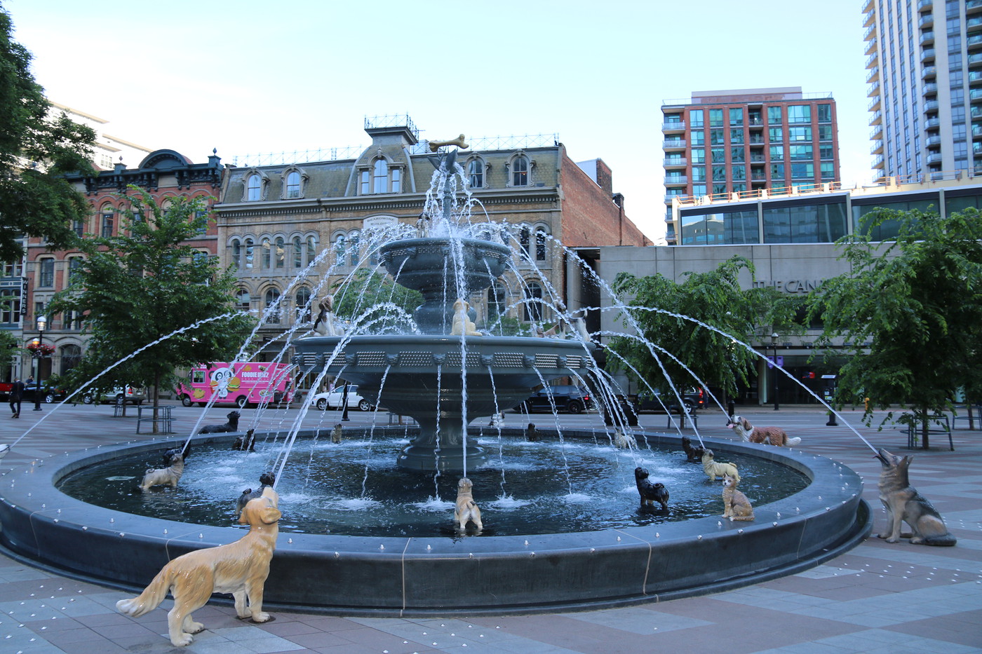 8June2131DogFountainBerczyPark-vi.jpg