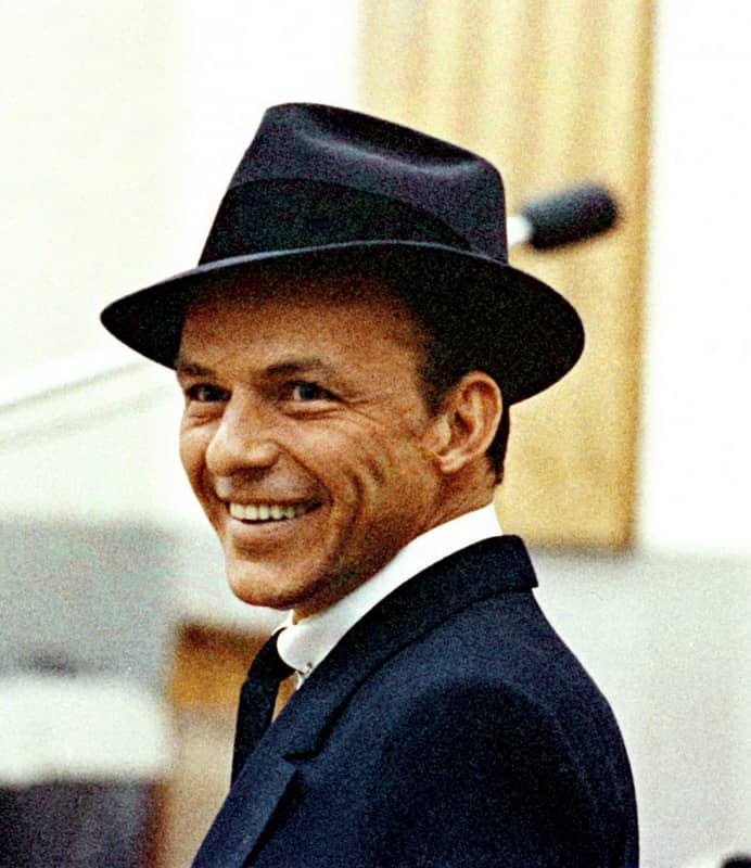 Frank-Sinatra-With-Collar-Pin.jpg