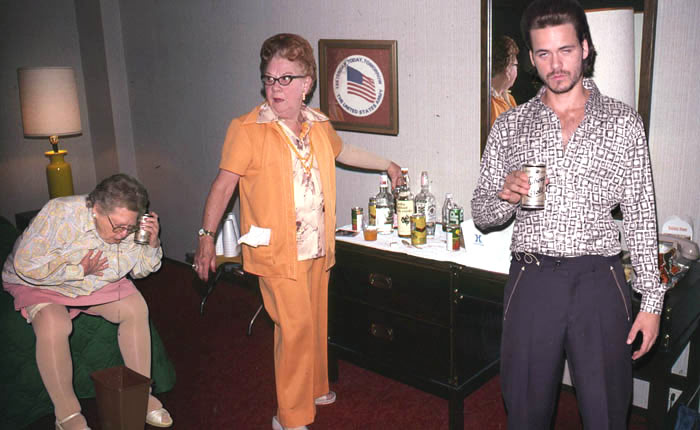 10-ways-02-drunk-grandma-puke.jpg