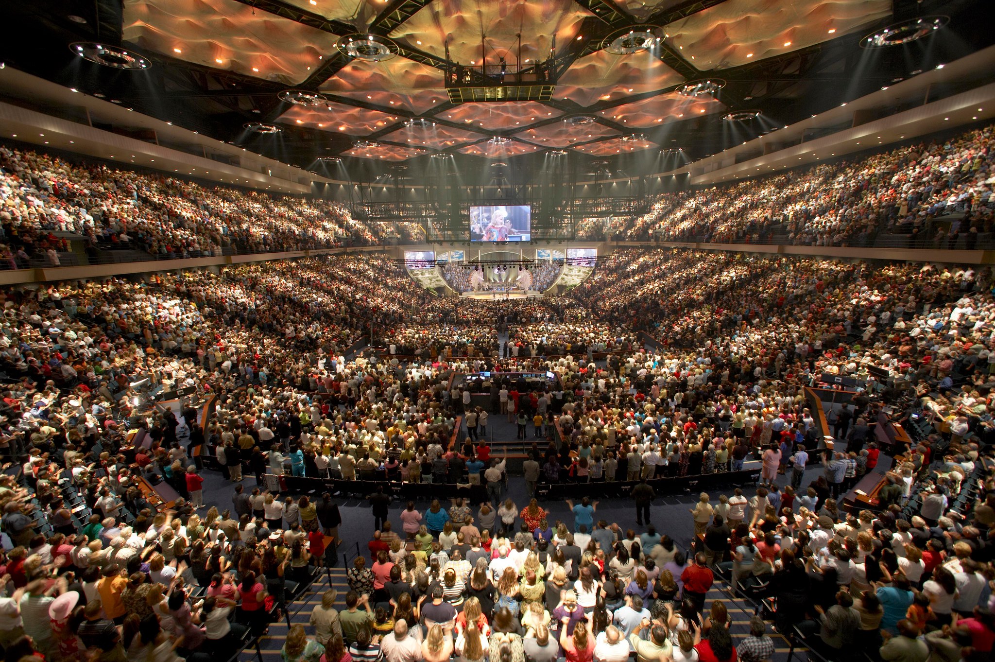 Lakewood_worship.jpg