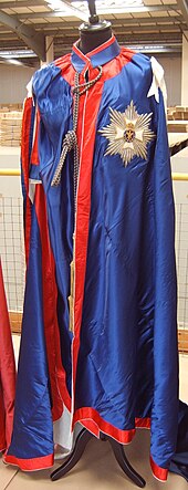170px-GCVO_mantle.jpg